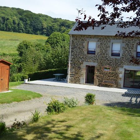 Cosy Chalet With Private Garden In Normandy Isigny-le-Buat Exteriör bild