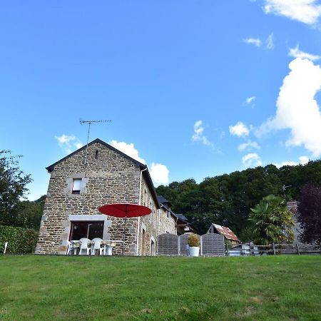 Cosy Chalet With Private Garden In Normandy Isigny-le-Buat Exteriör bild
