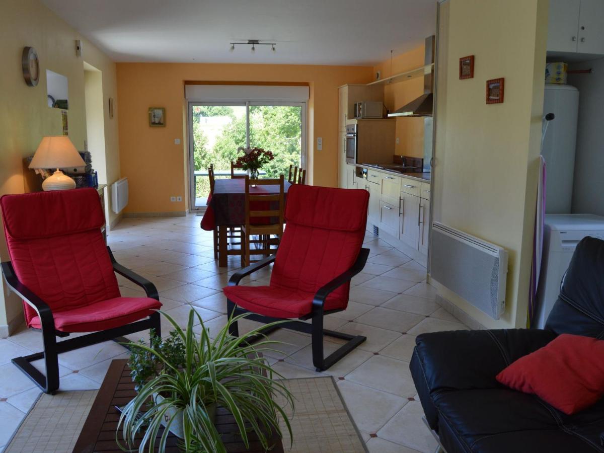 Cosy Chalet With Private Garden In Normandy Isigny-le-Buat Exteriör bild